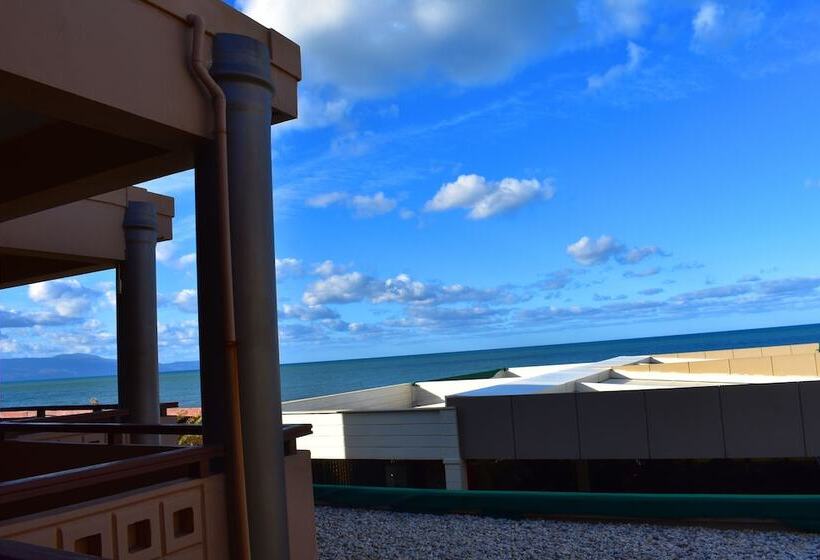 Ariadne Beach
