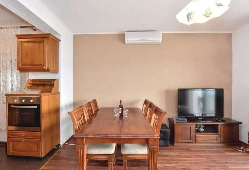 Emilie Apartment And Villa