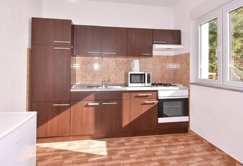 Emilie Apartment And Villa