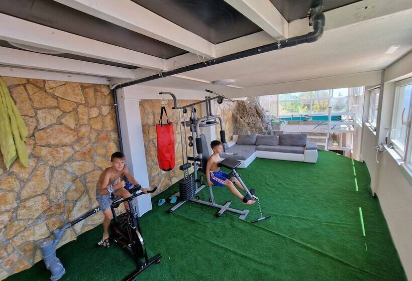 Emilie Apartment And Villa