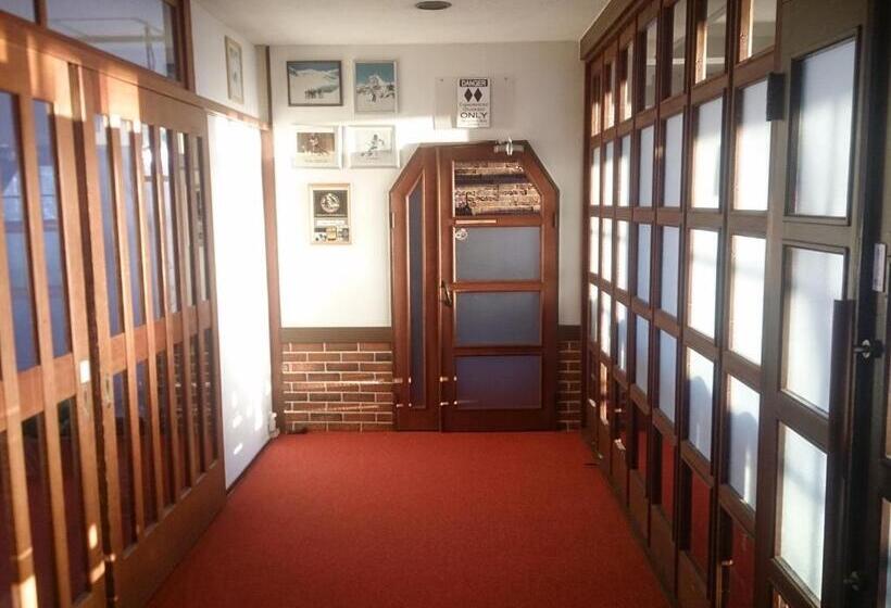 Fujio Pension Madarao Apartment Hotel & Restaurant