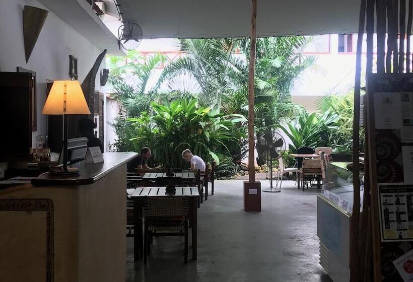 酒店 27 Cafe Zanzibar Airport