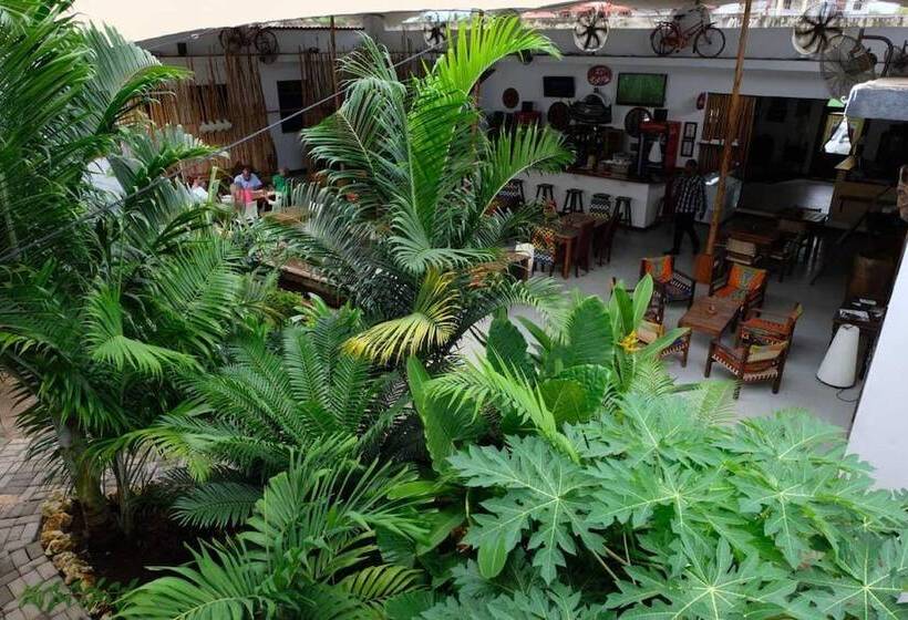 酒店 27 Cafe Zanzibar Airport