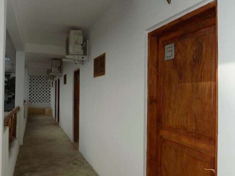 酒店 27 Cafe Zanzibar Airport