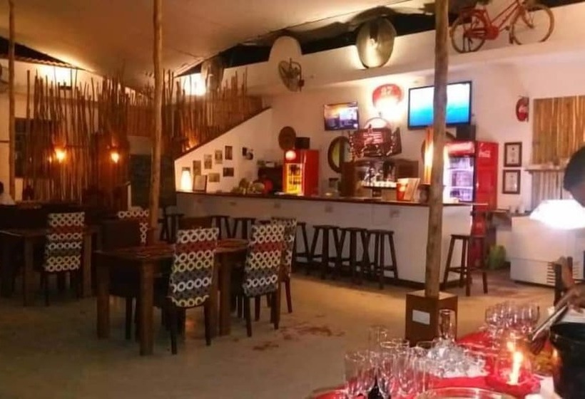 酒店 27 Cafe Zanzibar Airport