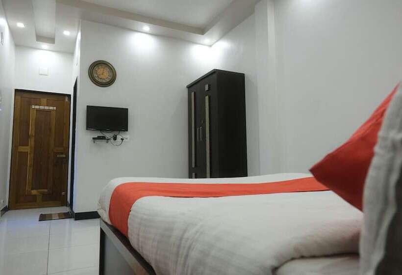 فندق Centre Point