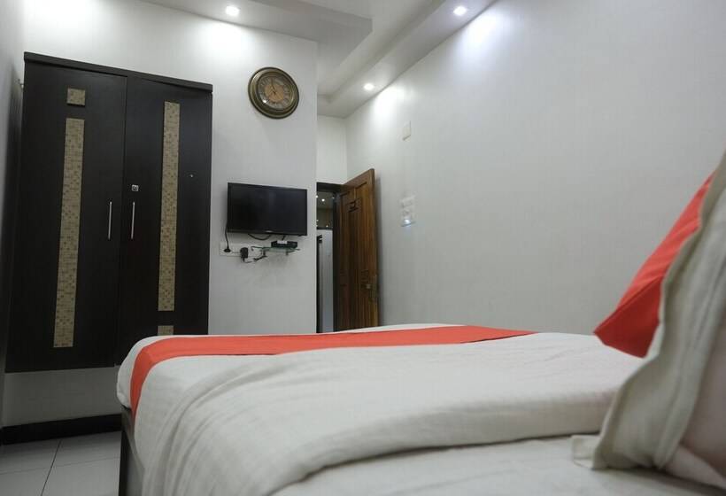 فندق Centre Point