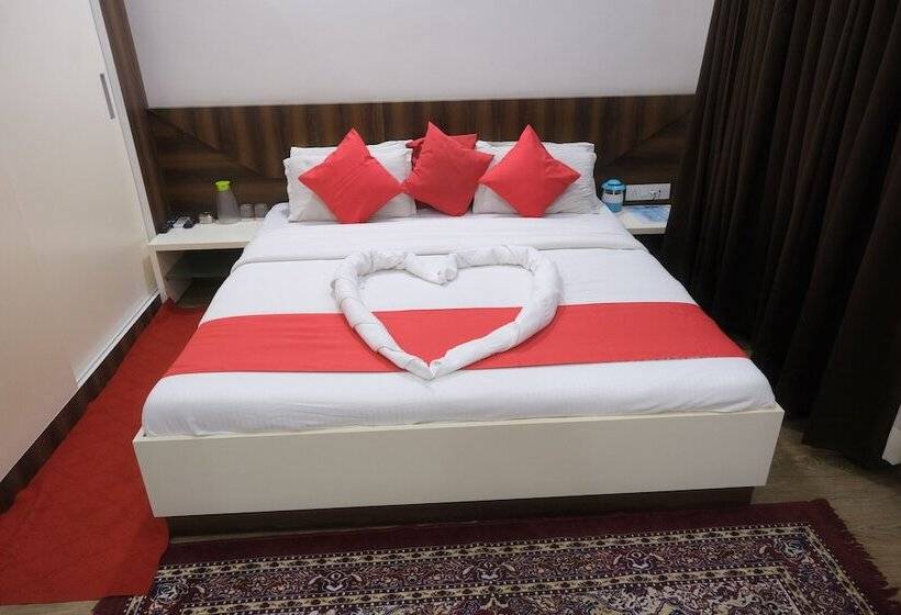 فندق Centre Point