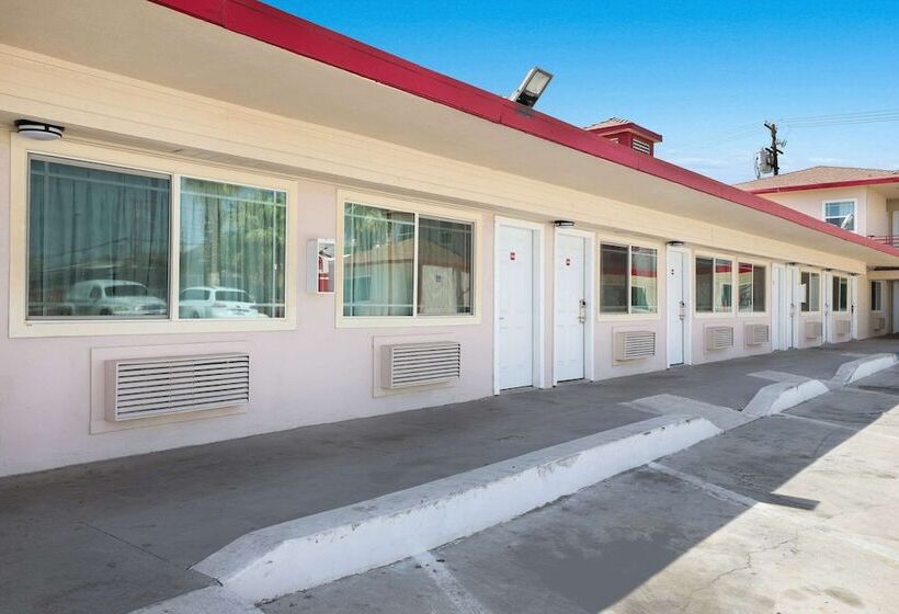 فندق Econo Lodge