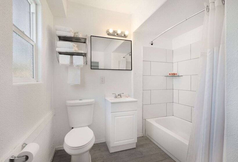 فندق Econo Lodge