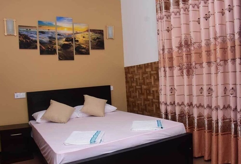 Отель Lavendra Colombo