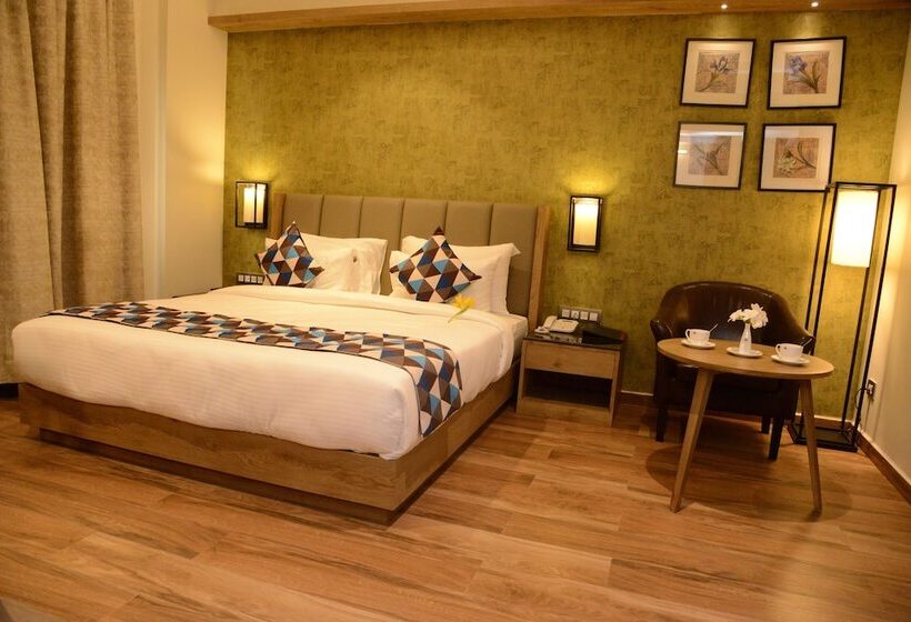 בית מלון כפרי Lords Inn Jamnagar -Motikhavdi