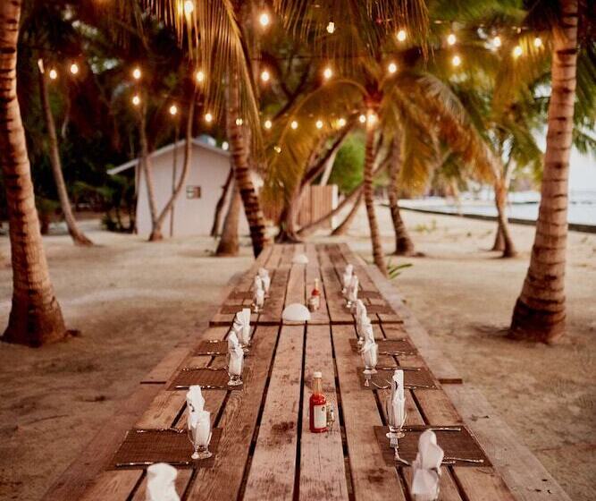 בית מלון כפרי Thatch Caye, A Muy Ono Resort