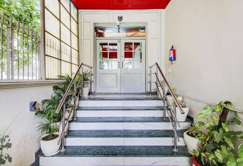 Отель Treebo Mall View, Dlf Phase Ii