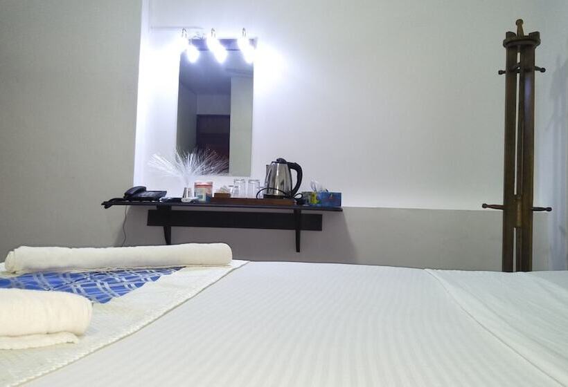 פנסיון 9 Pearls Resort