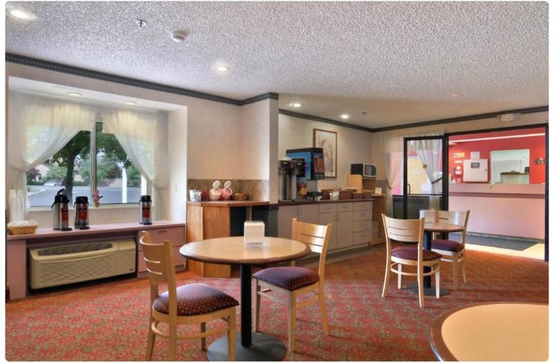 ホテル Americas Best Value Inn East Syracuse