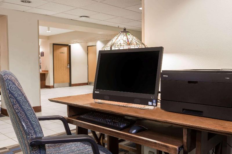 فندق Baymont Inn & Suites By Wyndham Anchorage Airport