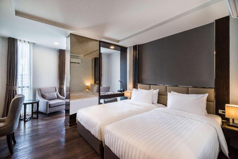 هتل Best Western Plus Peak Vista Inn & Suites