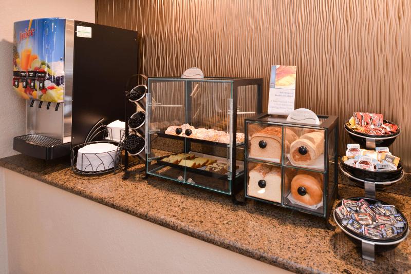 هتل Best Western Plus Peak Vista Inn & Suites