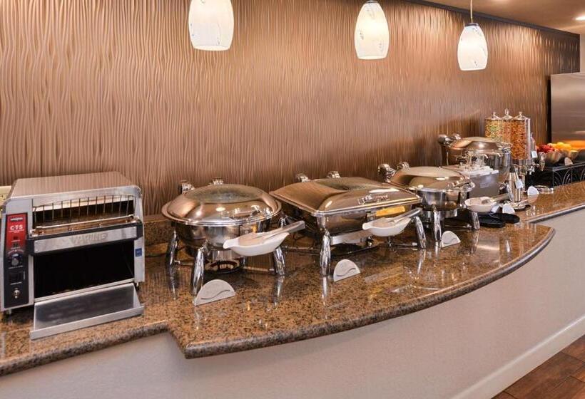 هتل Best Western Plus Peak Vista Inn & Suites