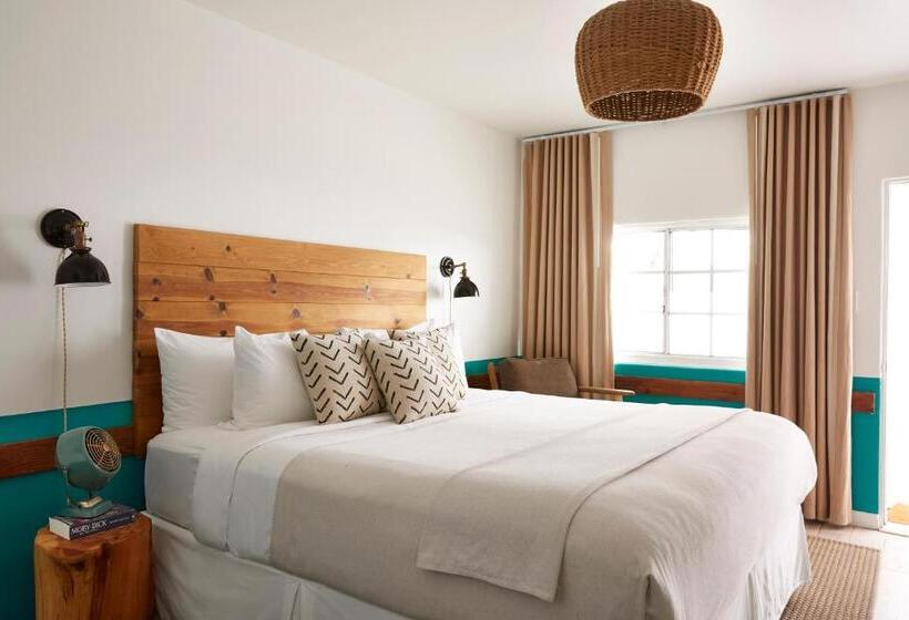 ホテル Cambria Beach Lodge