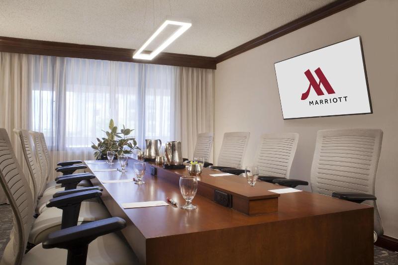 酒店 Denver Airport Marriott At Gateway Park