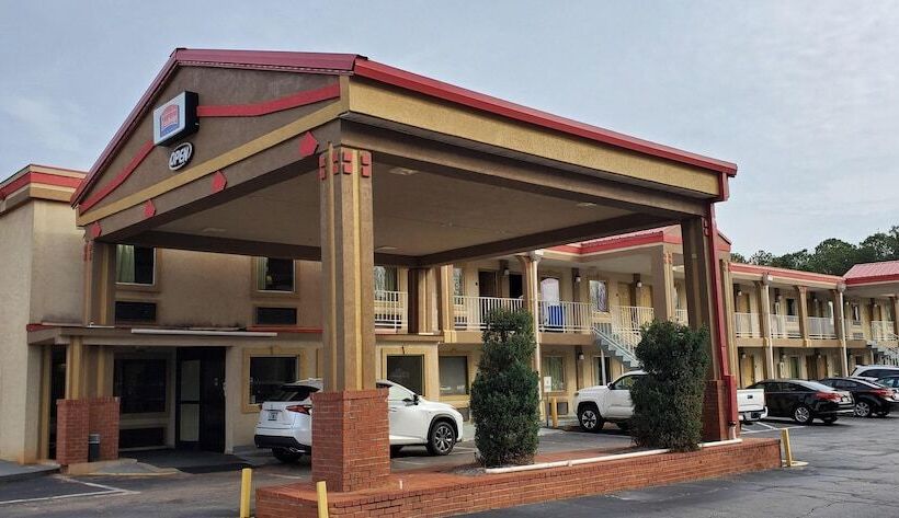 فندق Fairbridge Inn & Suites