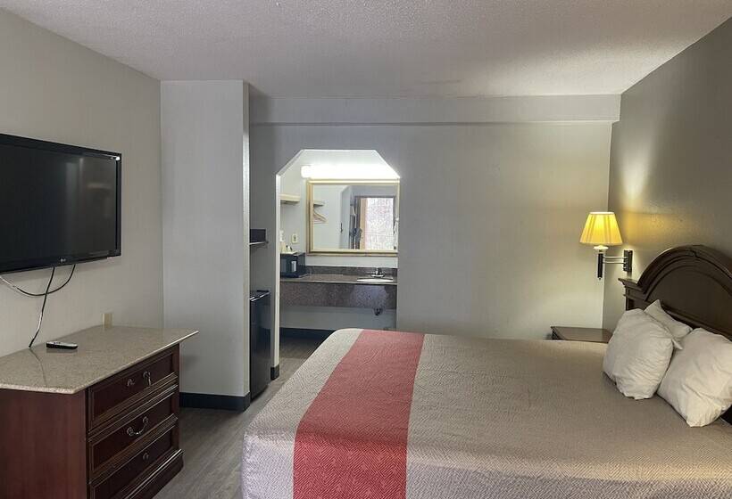 فندق Fairbridge Inn & Suites