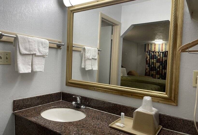 فندق Fairbridge Inn & Suites