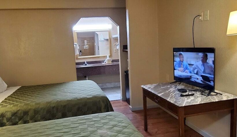 فندق Fairbridge Inn & Suites