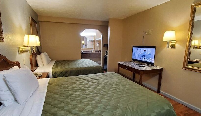 فندق Fairbridge Inn & Suites