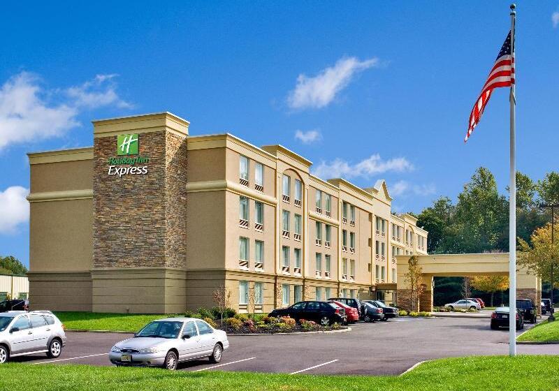 Szálloda Holiday Inn Express & Suites West Long Branch   Eatontown, An Ihg