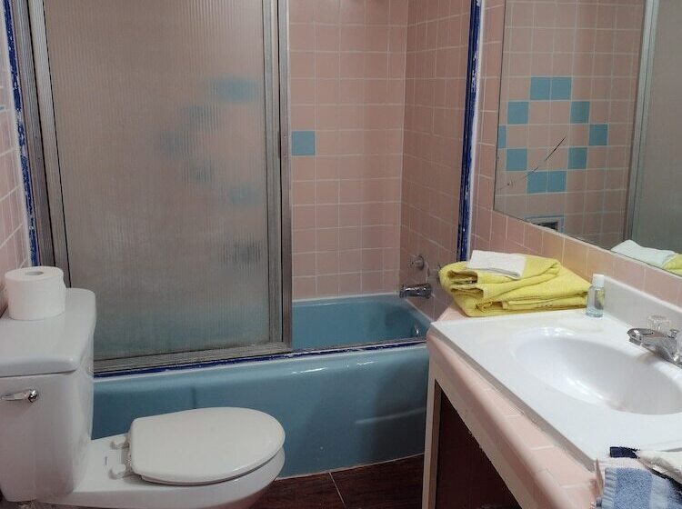 فندق Hub City Inn