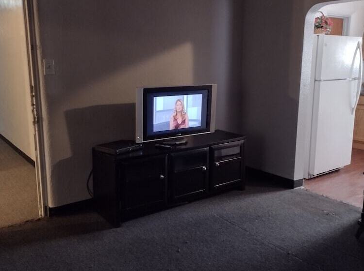 فندق Hub City Inn