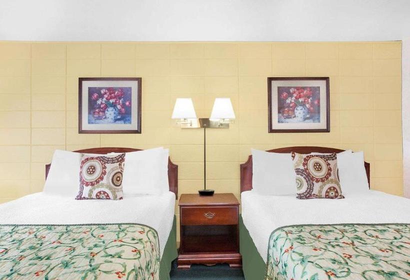 فندق Knights Inn Ft. Madison