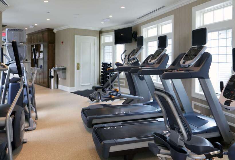 فندق Madison Beach