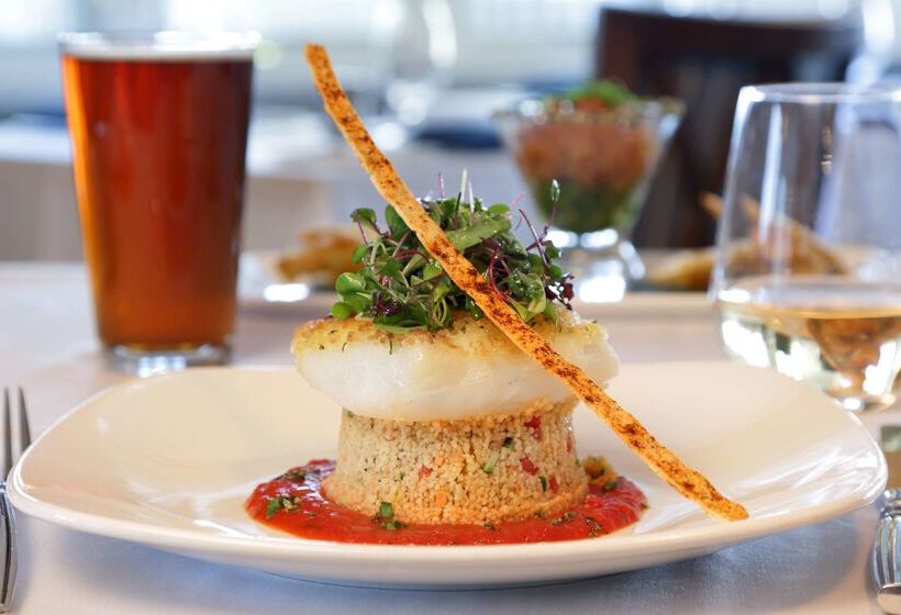 فندق Madison Beach