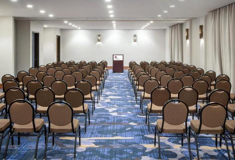 فندق Madison Marriott West