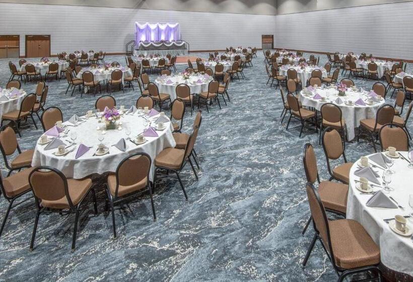 فندق Madison Marriott West