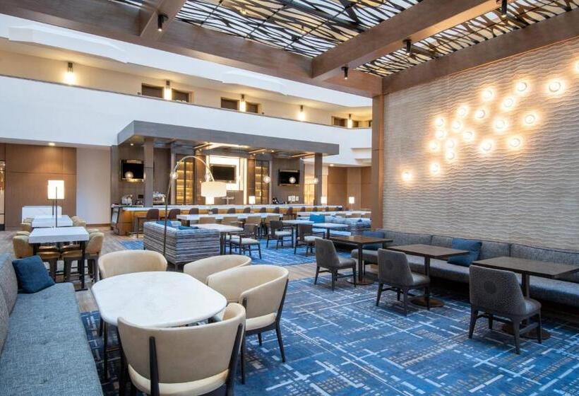 فندق Madison Marriott West