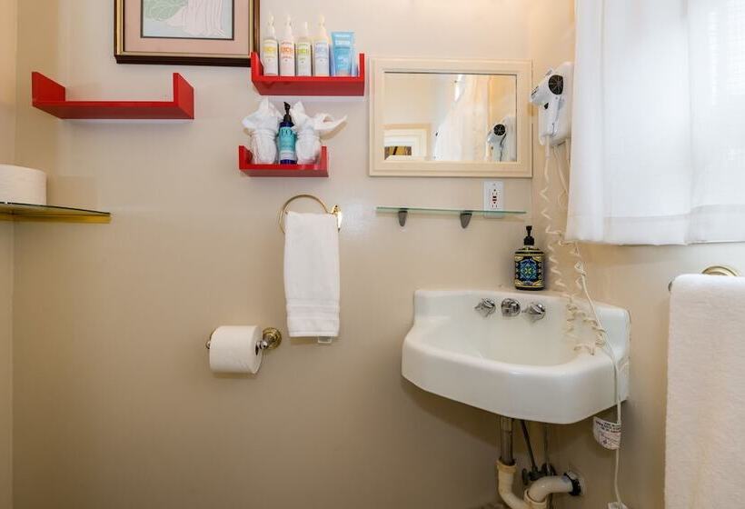 فندق Madison Street Inn B&b