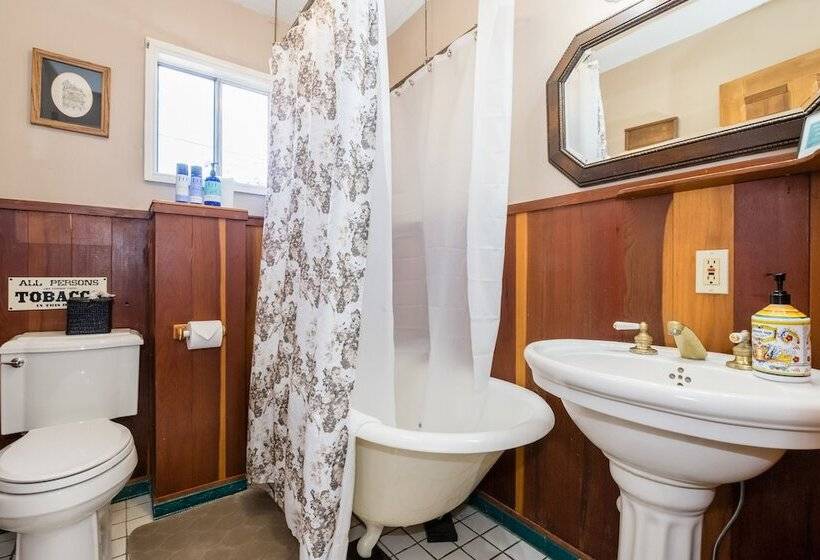 فندق Madison Street Inn B&b