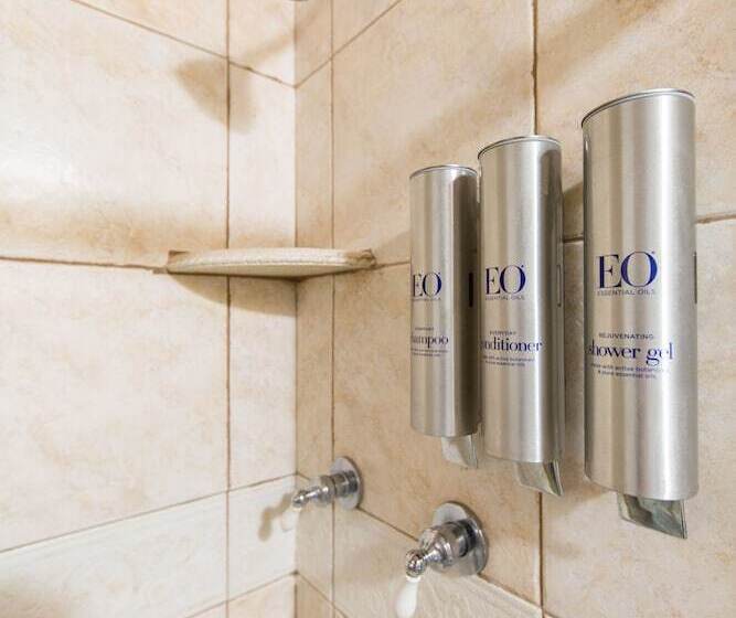 فندق Madison Street Inn B&b