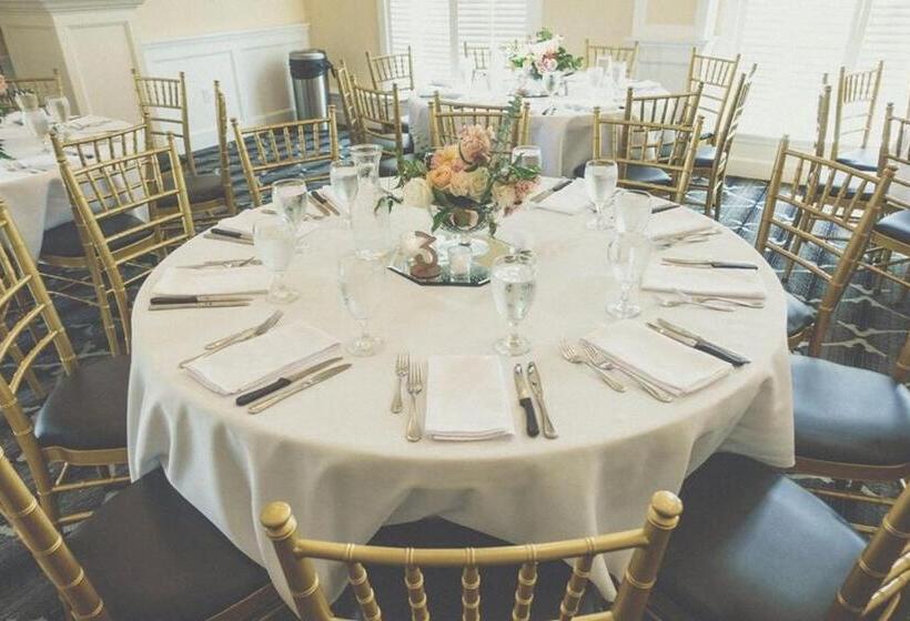 فندق Majestic Inn And Spa