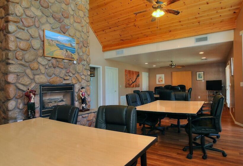 فندق Majestic Mountain Inn