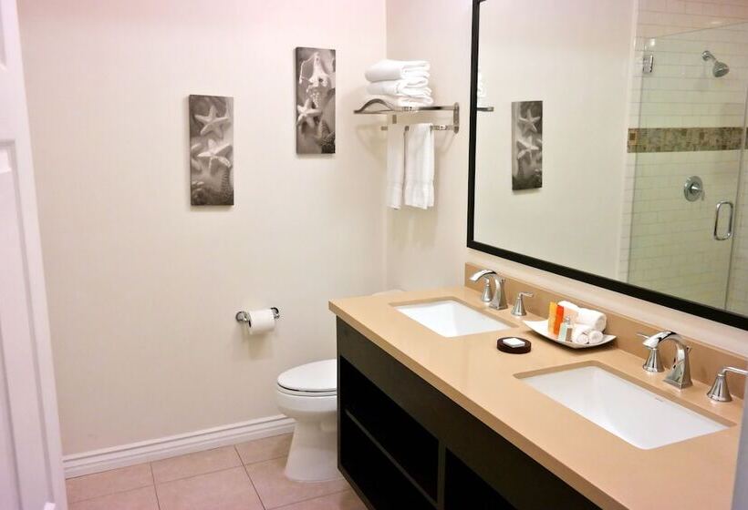 فندق Malibu Country Inn