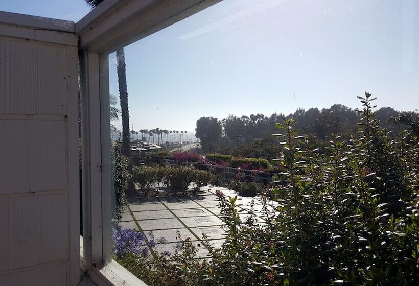 فندق Malibu Country Inn