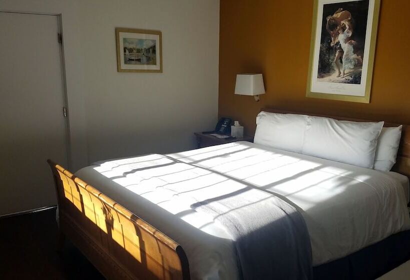 فندق Malibu Country Inn