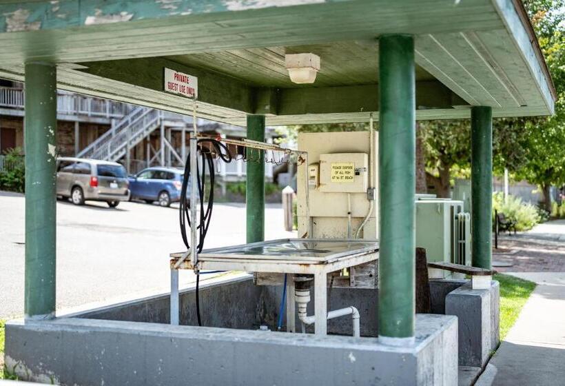 فندق Manistee Inn & Marina