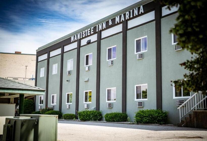 فندق Manistee Inn & Marina